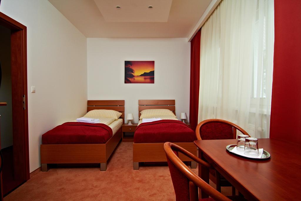 Penzion Donet Hotel Bratislava Room photo